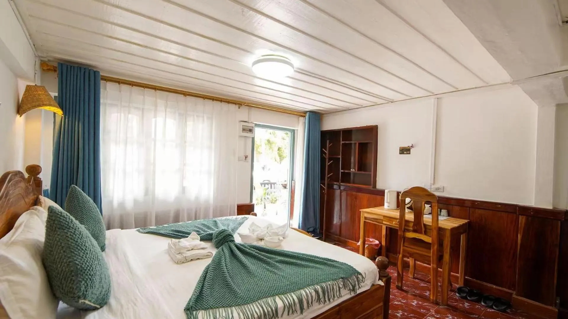 Homestay Chair Riverside Luang Prabang